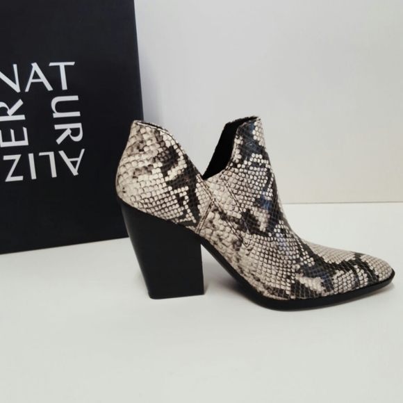 NIB Naturalizer Rosetta Leather Bootie Sz. 7.5 - Picture 7 of 8